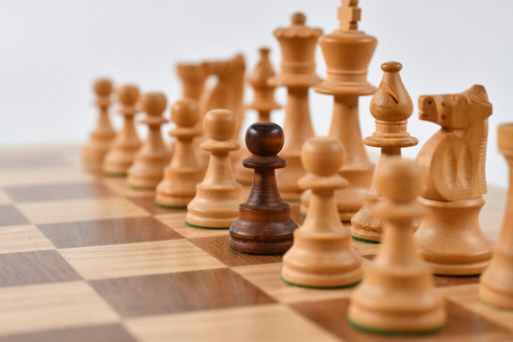 promoting fiverr gigs on twitter requires strategy - think chess, not checkers!